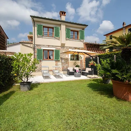 펜션 Casa I Tre Cipressi With Swimming Pool *
